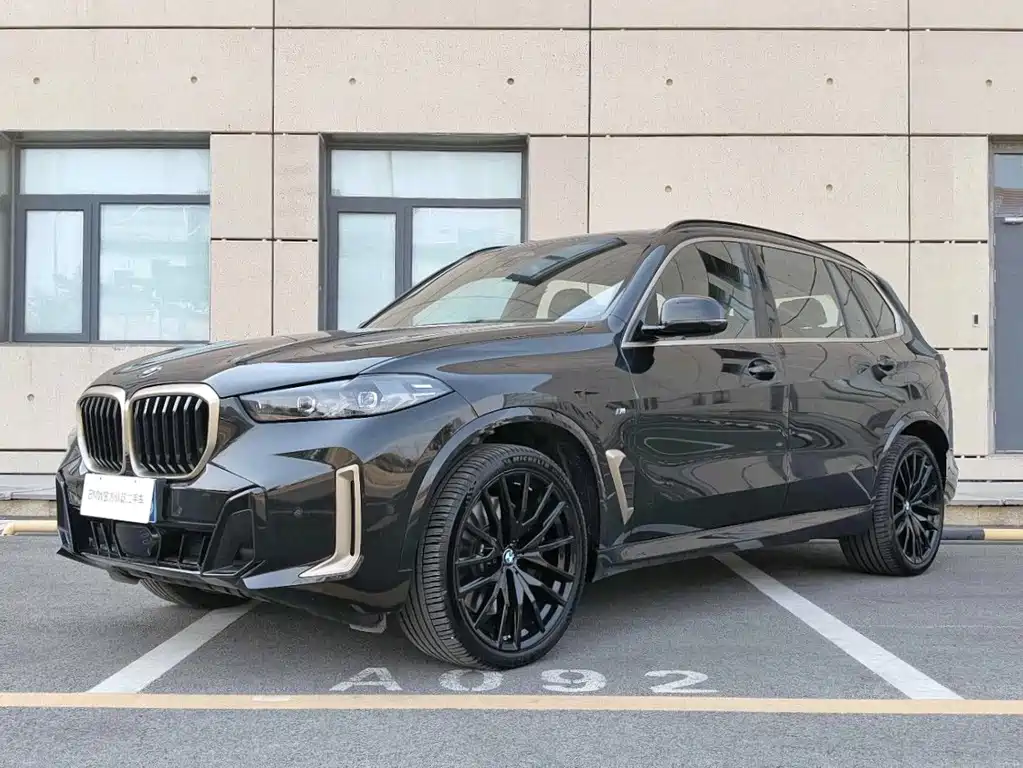BMW X5 2025 — фото 1
