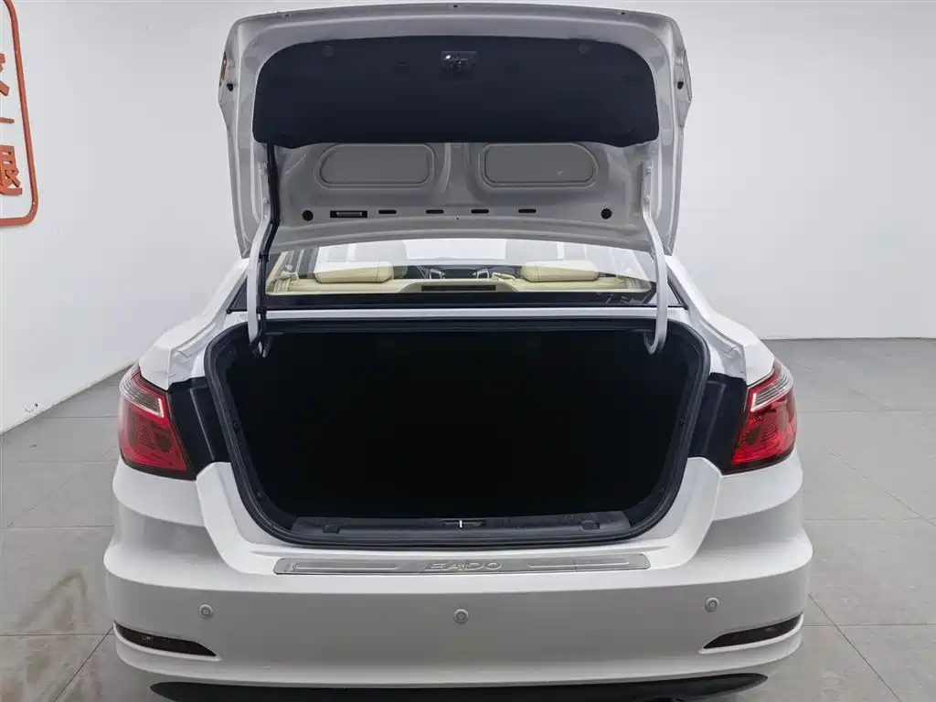 Changan Eado 2017 — фото 16