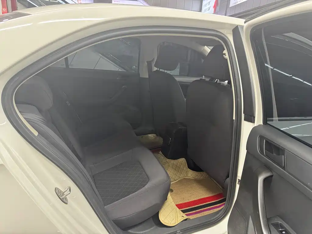 Skoda Rapid 2020 — фото 12