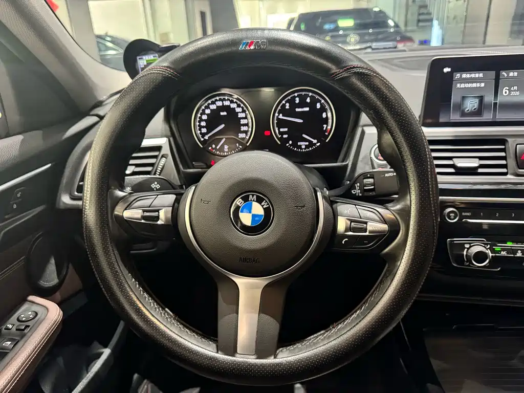 BMW 1 Series 2020 — фото 13