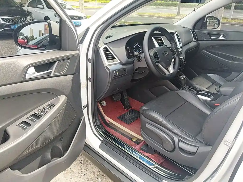 Hyundai Tucson 2017 — фото 16