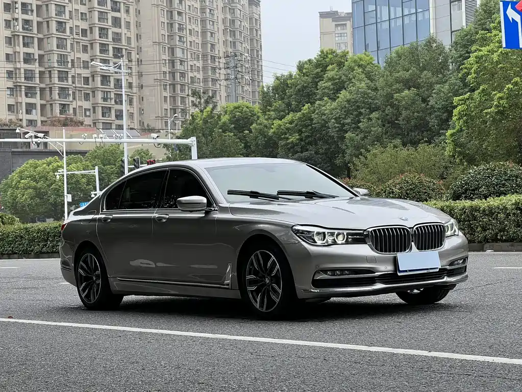 BMW 7 Series 2018 — фото 3