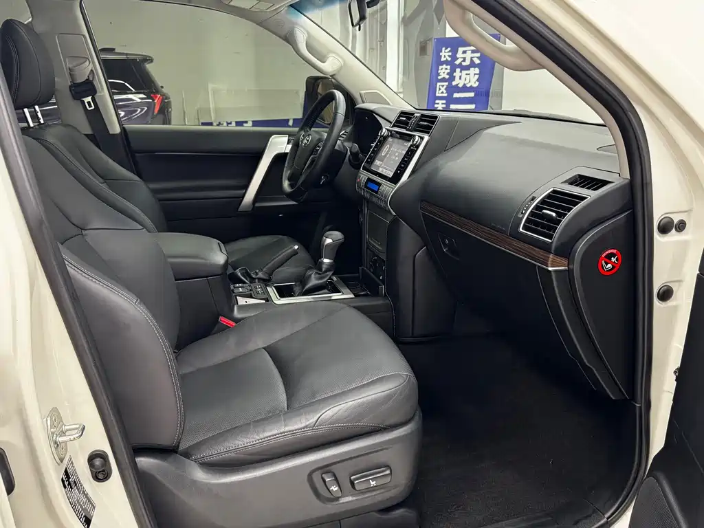 Toyota Prado 2018 — фото 10