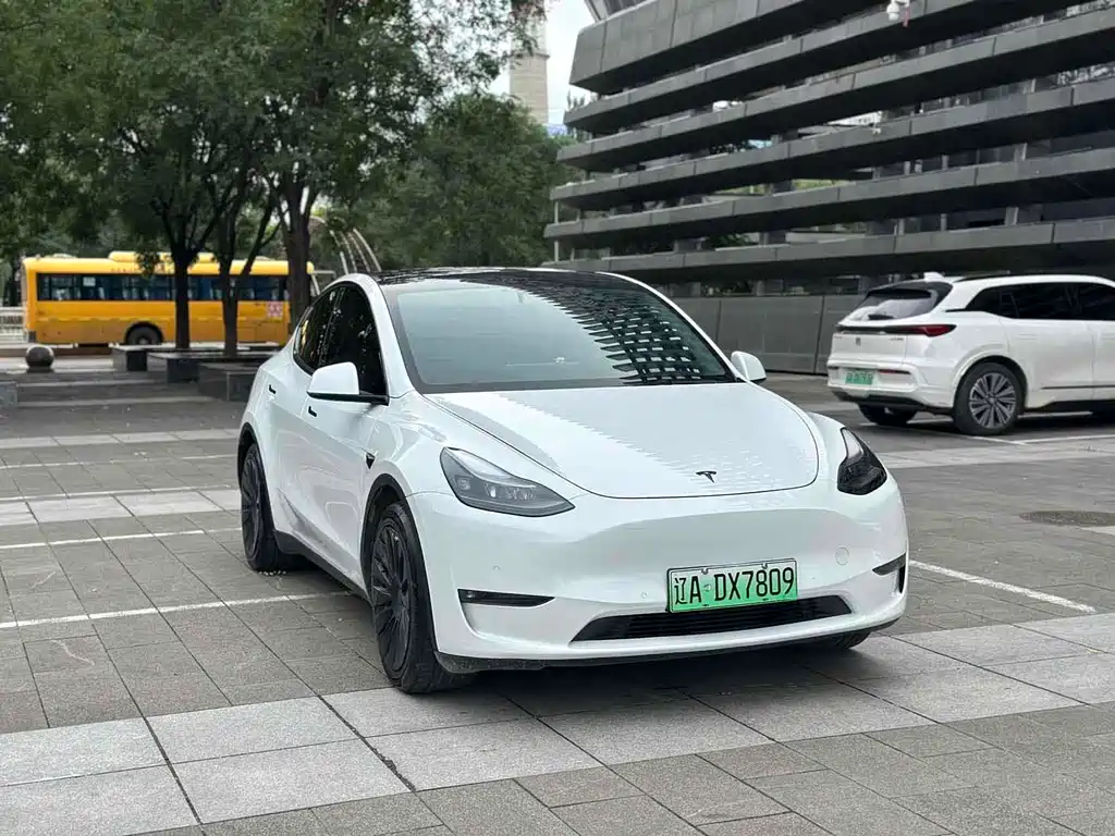 Tesla Model Y 2022 — фото 3