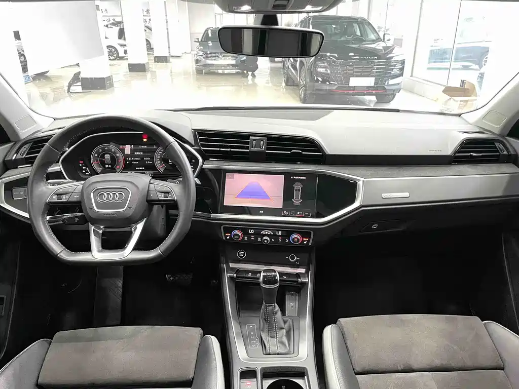 Audi Q3 2022 — фото 9