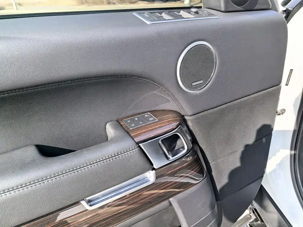 Land Rover Range Rover 2018 — фото 10