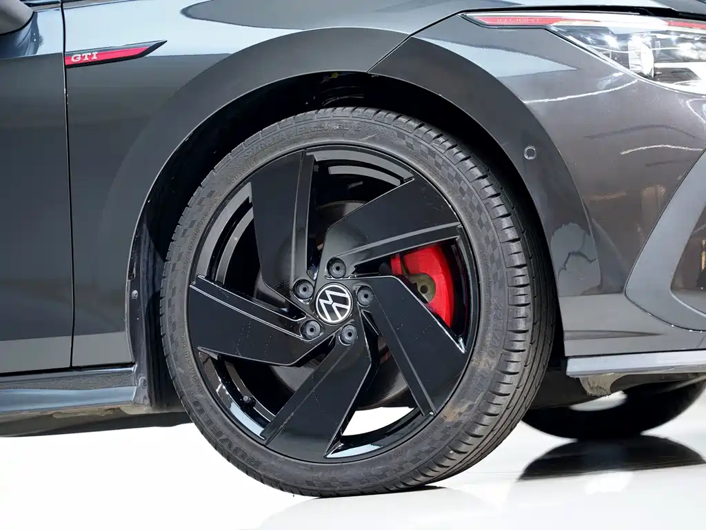 Volkswagen Golf GTI 2021 — фото 10