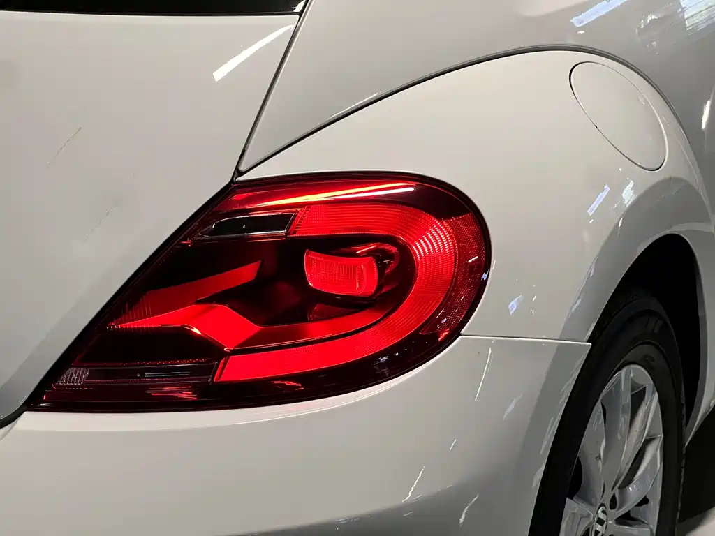 Volkswagen Beetle 2015 — фото 16