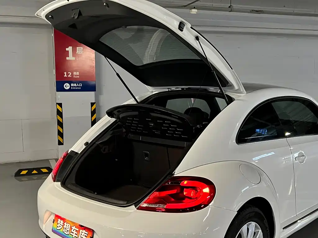 Volkswagen Beetle 2015 — фото 17