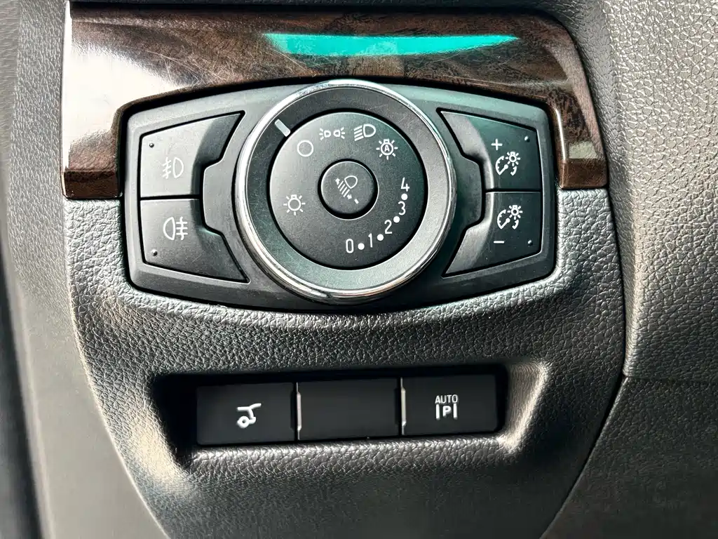 Ford Explorer 2015 — фото 8