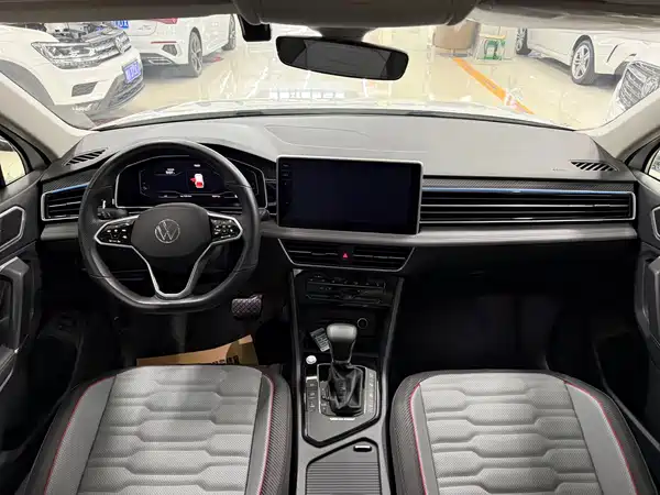 Volkswagen Tiguan L Plug-In Hybrid 2022