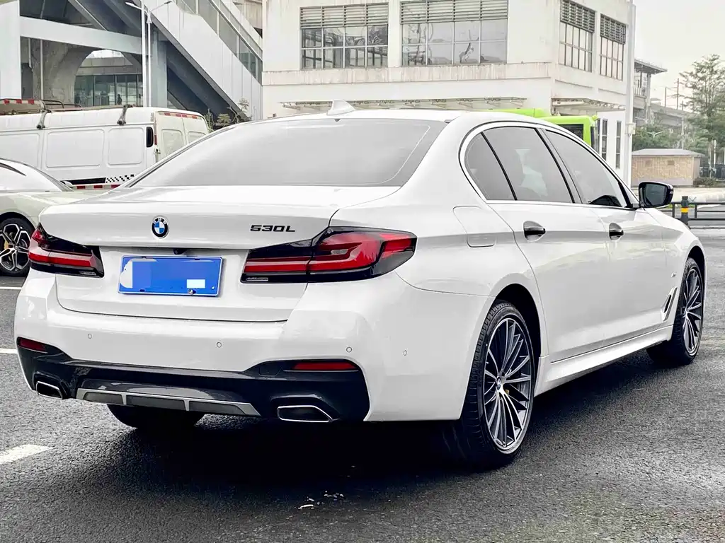 BMW 5 Series 2022