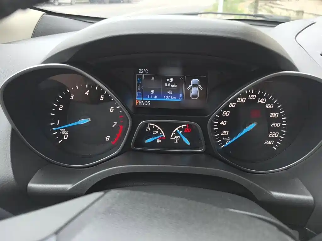 Ford Kuga 2015 — фото 4