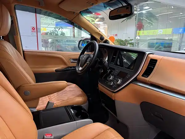 Toyota Sienna 2016