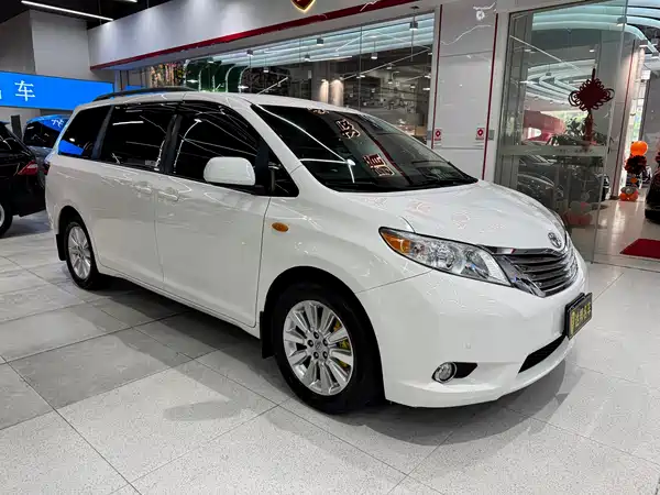 Toyota Sienna 2016