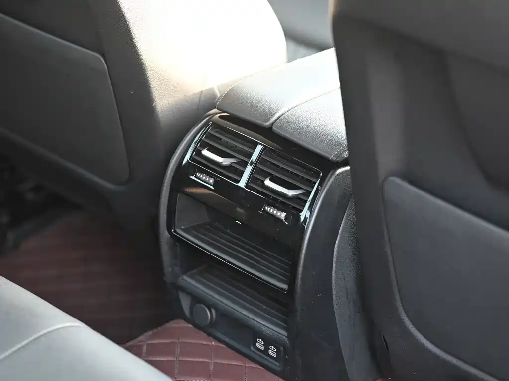 BMW 5 Series 2023 — фото 13