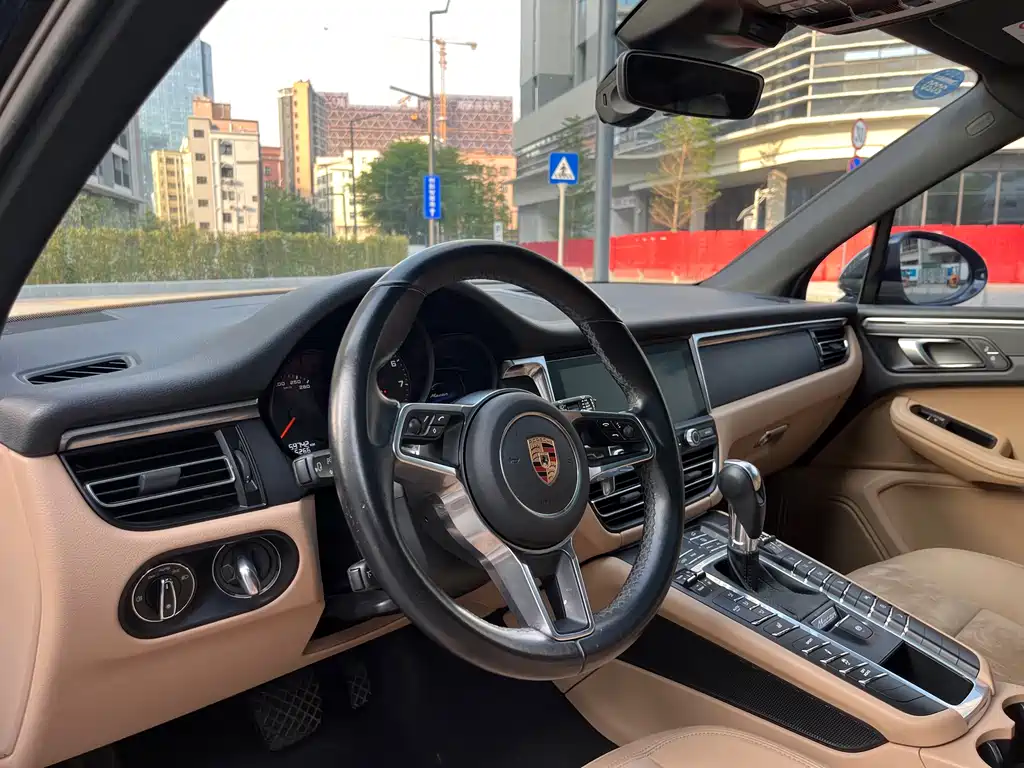 Porsche Macan 2020 — фото 15