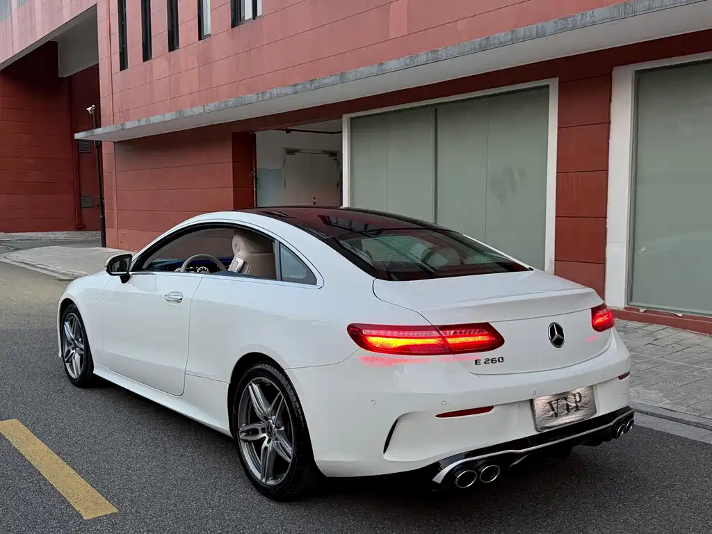 Mercedes-Benz E-Class 2020 — фото 27
