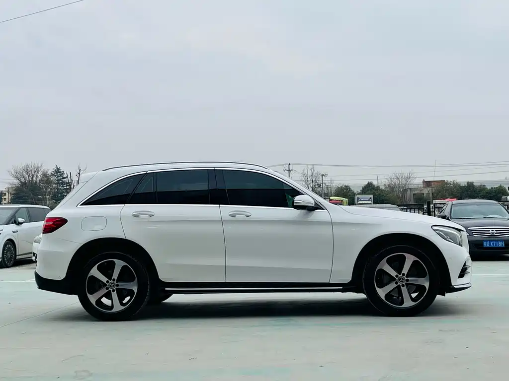 Mercedes-Benz GLC 2018 — фото 18