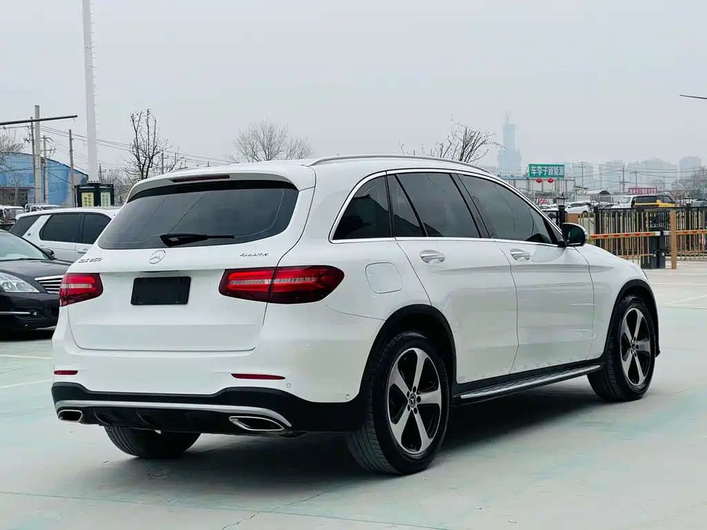 Mercedes-Benz GLC 2018 — фото 19