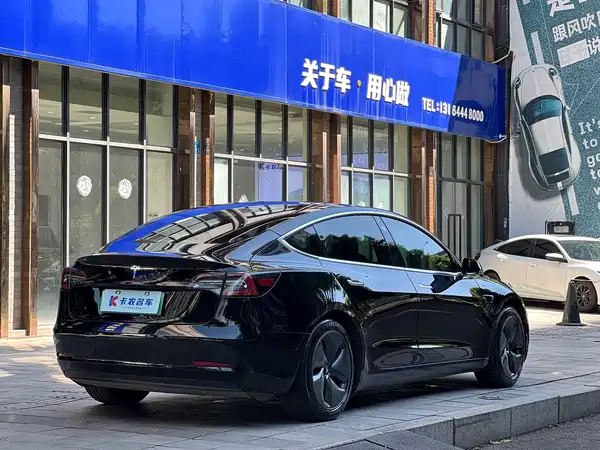 Tesla Model 3 2020