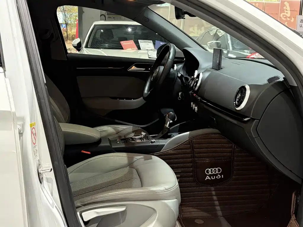 Audi A3 2021 — фото 19
