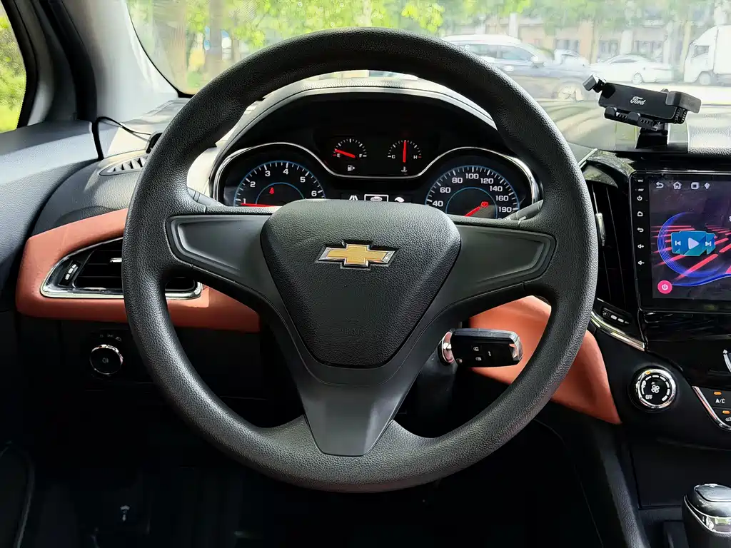 Chevrolet Cruze 2018 — фото 14
