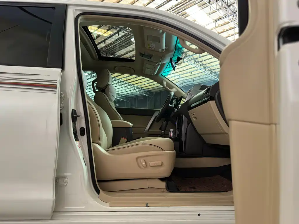 Toyota Prado 2016 — фото 12