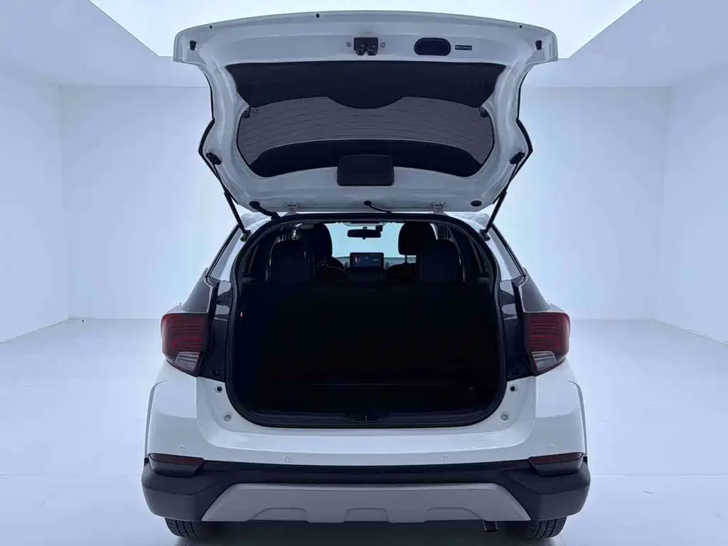 Toyota Yaris L 2022 — фото 12