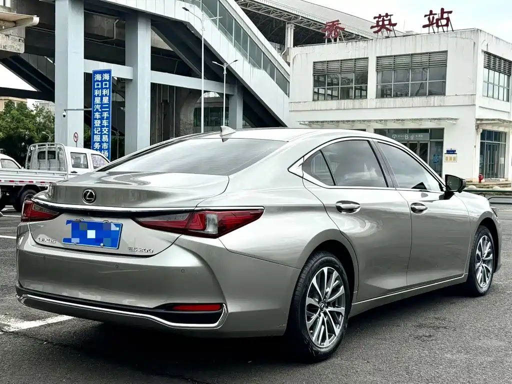 Lexus ES 2023 — фото 4