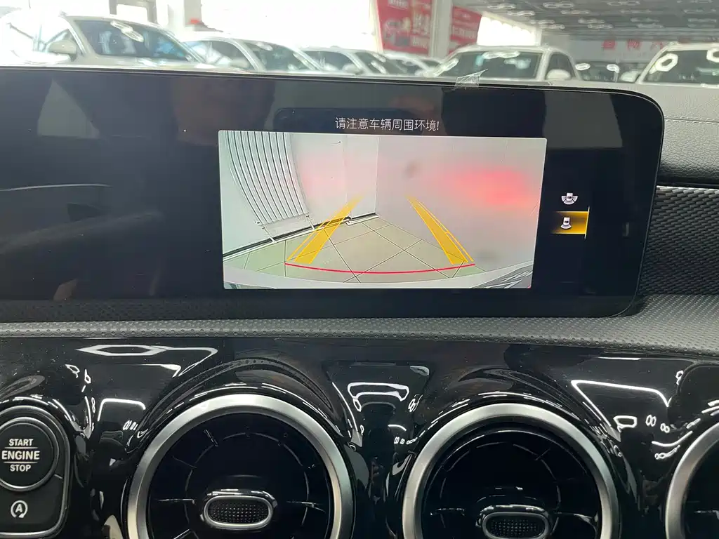 Mercedes-Benz A-Class 2022 — фото 18