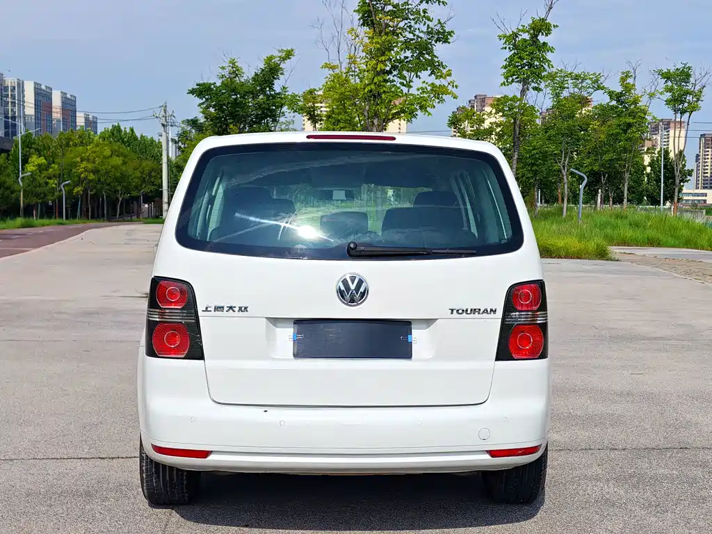 Volkswagen Touran 2013 — фото 7