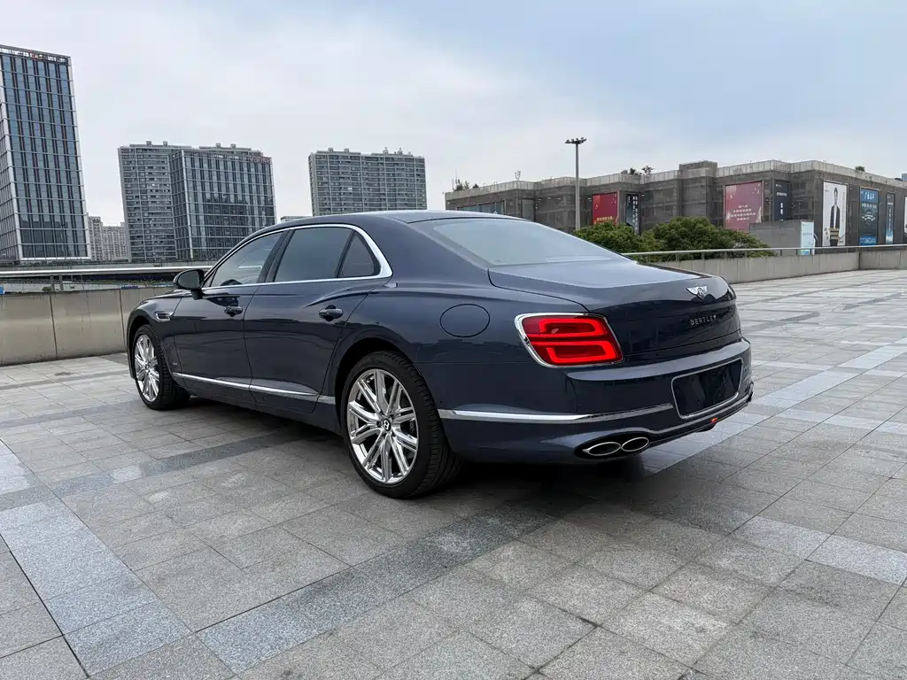 Bentley Flying Spur PHEV 2022 — фото 18