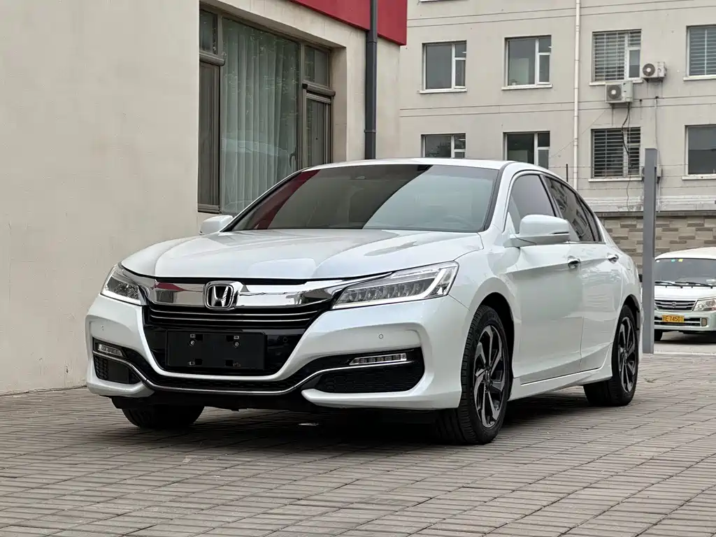 Honda Accord 2016 — фото 1
