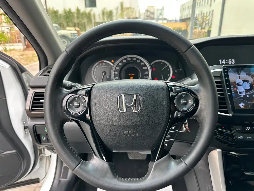 Honda Accord 2016 — фото 13
