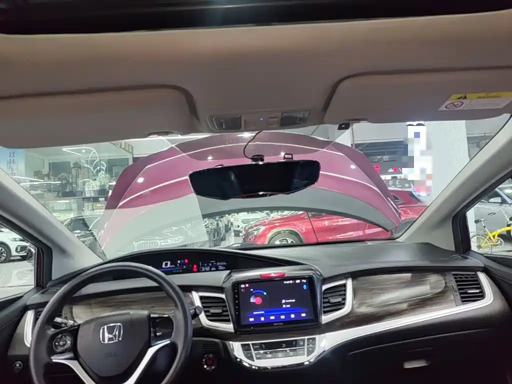Honda Jade 2017 — фото 18