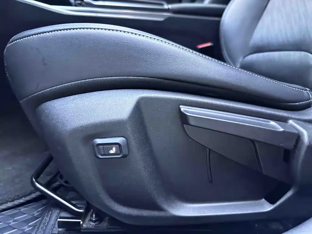 Geely Emgrand 2023 — фото 16