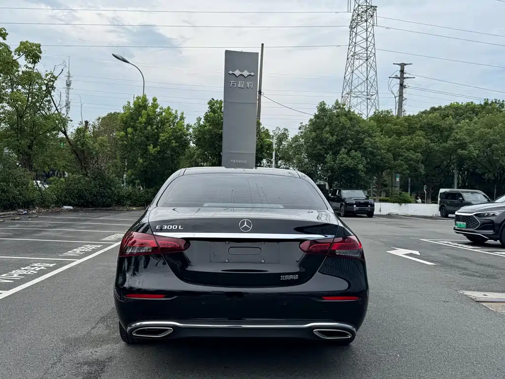 Mercedes-Benz E-Class 2023 — фото 20