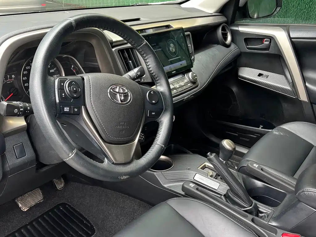 Toyota RAV4 2014 — фото 4