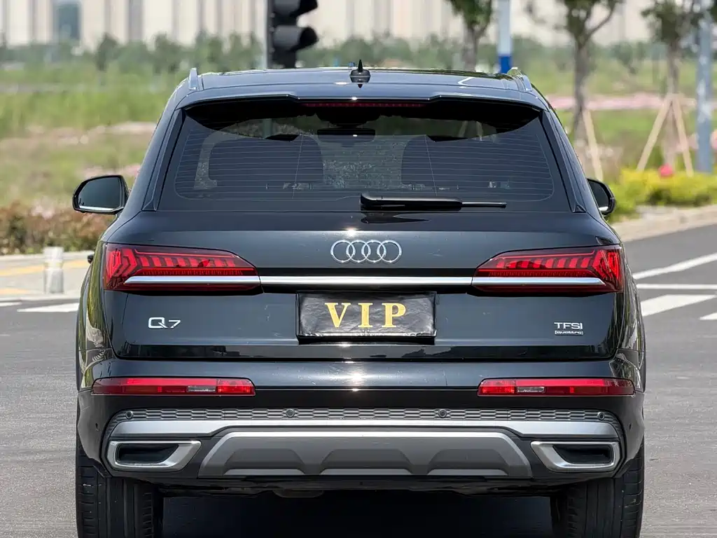 Audi Q7 2023 — фото 9