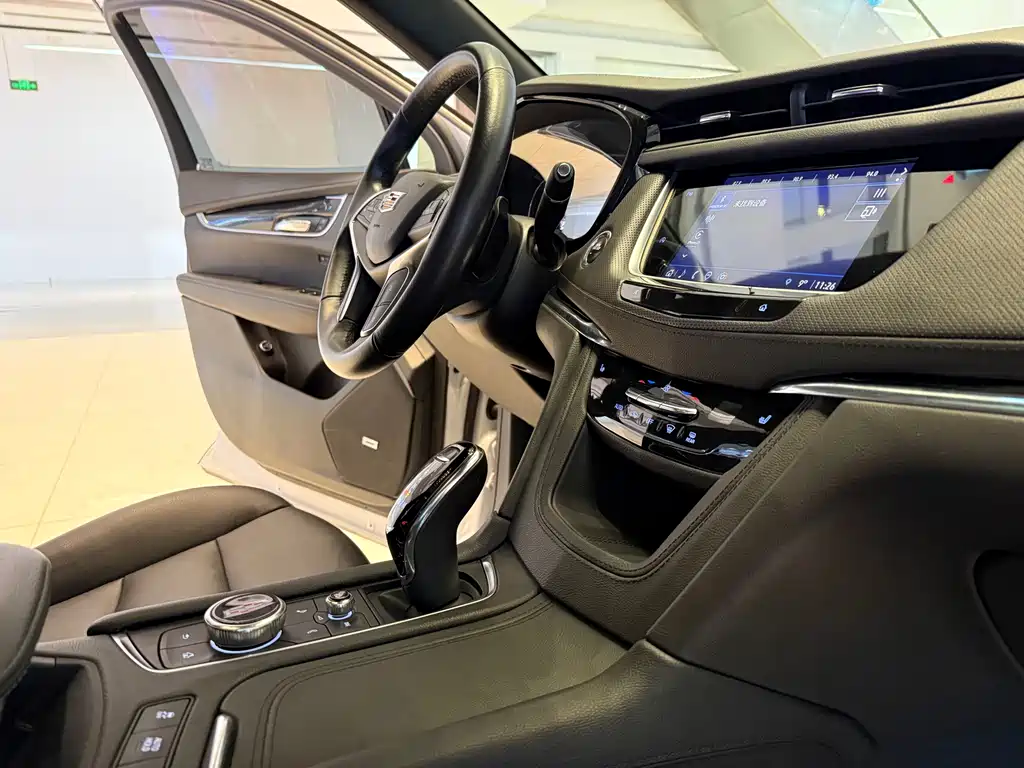 Cadillac XT5 2022 — фото 13