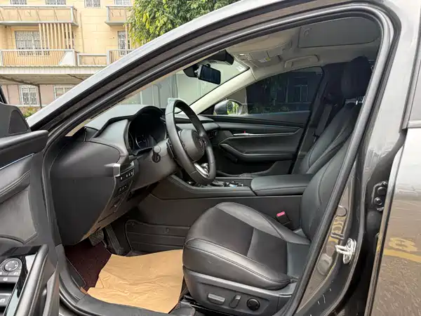 Mazda 3 Axela 2022