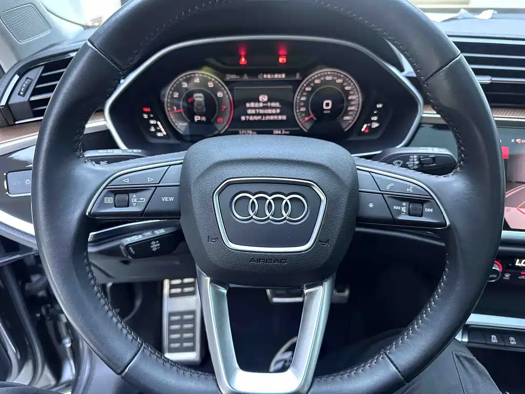 Audi Q3 2022 — фото 12