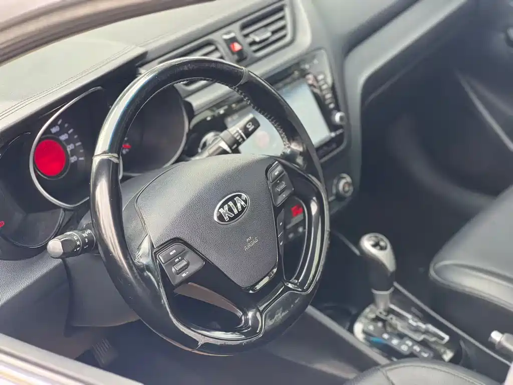 Kia K2 2015 — фото 10