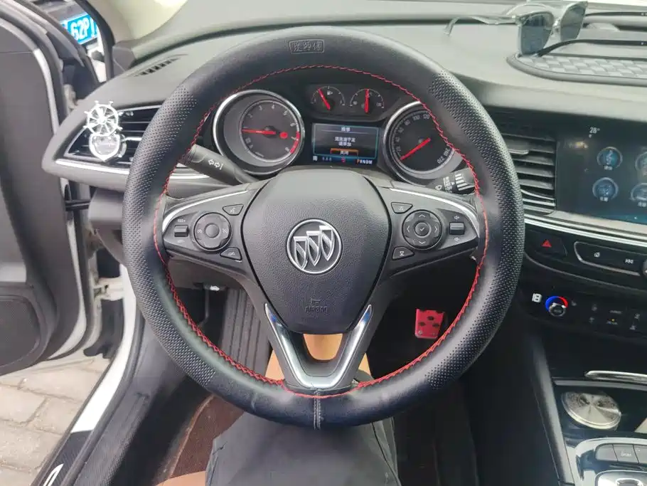 Buick Regal 2018 — фото 14