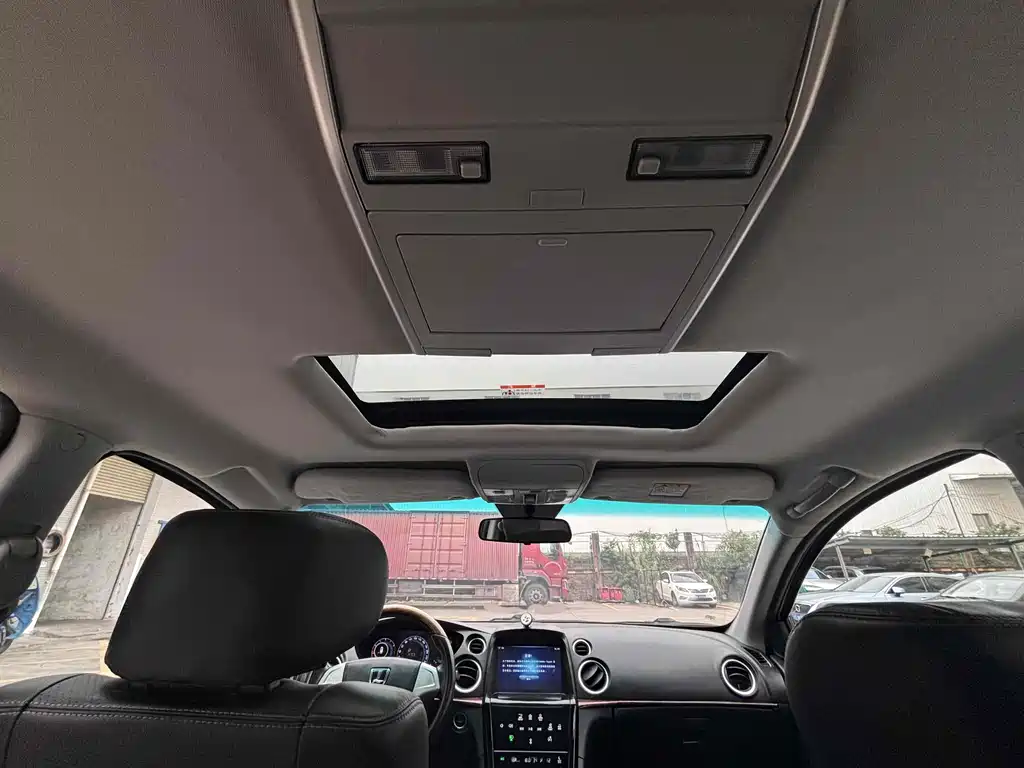 Luxgen Da7 SUV 2015 — фото 22