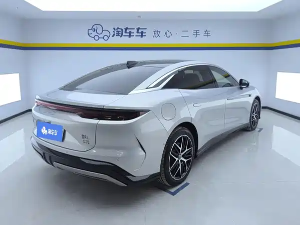 BYD Han L 2025