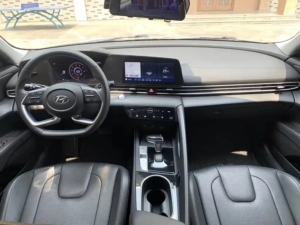Hyundai Elantra 2021