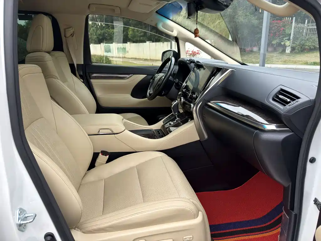 Toyota Alphard 2021 — фото 11