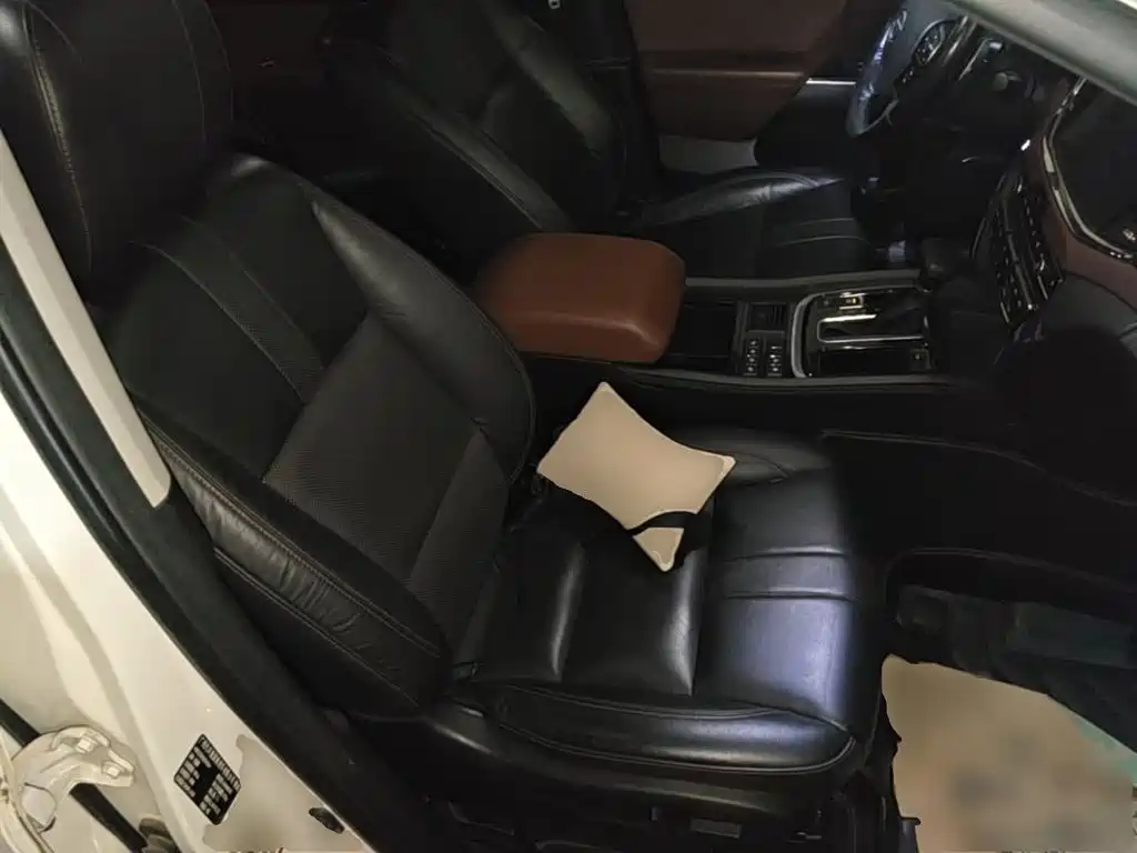 GAC Trumpchi GS8 2018 — фото 25